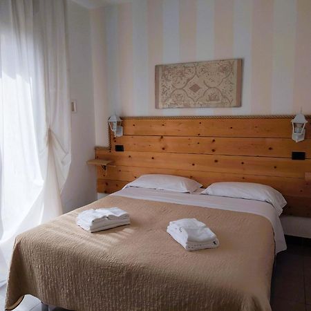 Hotel Garisenda B&B - In Centro A Riccione - Kültér fotó