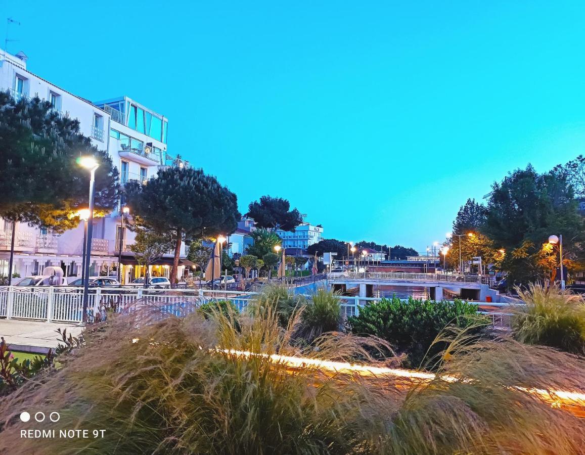 Hotel Garisenda B&B - In Centro A Riccione - Kültér fotó