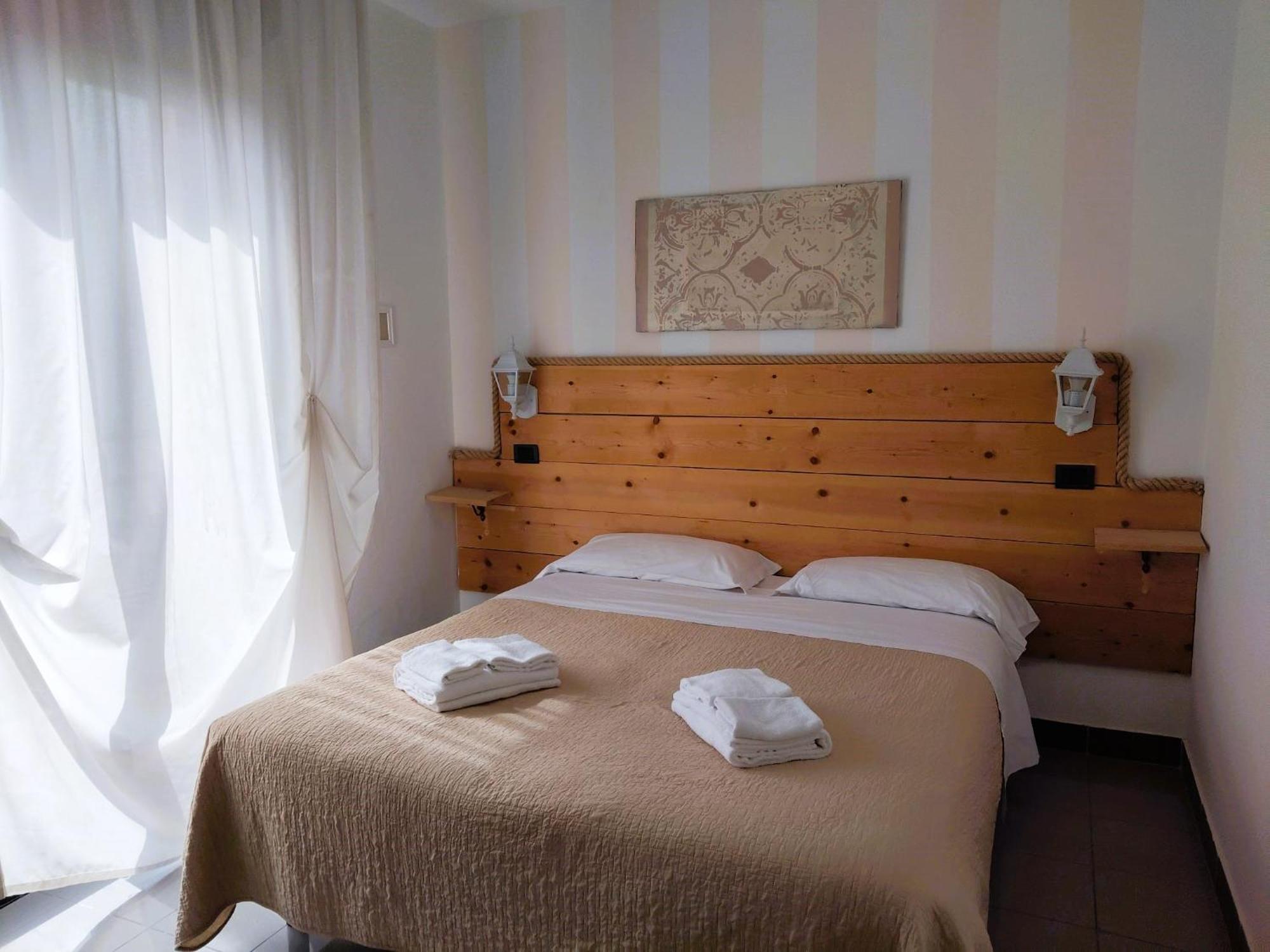 Hotel Garisenda B&B - In Centro A Riccione - Kültér fotó