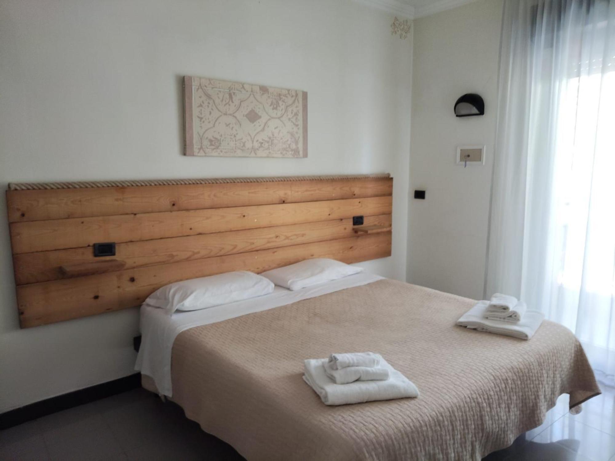 Hotel Garisenda B&B - In Centro A Riccione - Kültér fotó