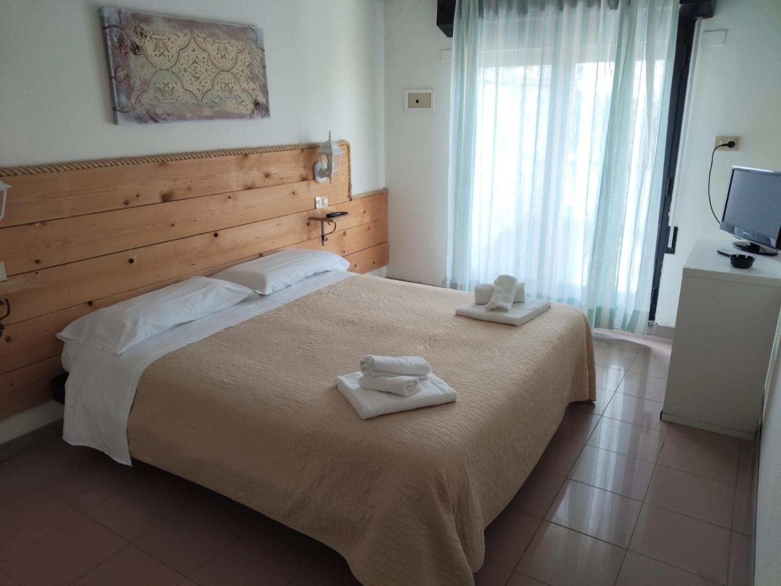Hotel Garisenda B&B - In Centro A Riccione - Kültér fotó
