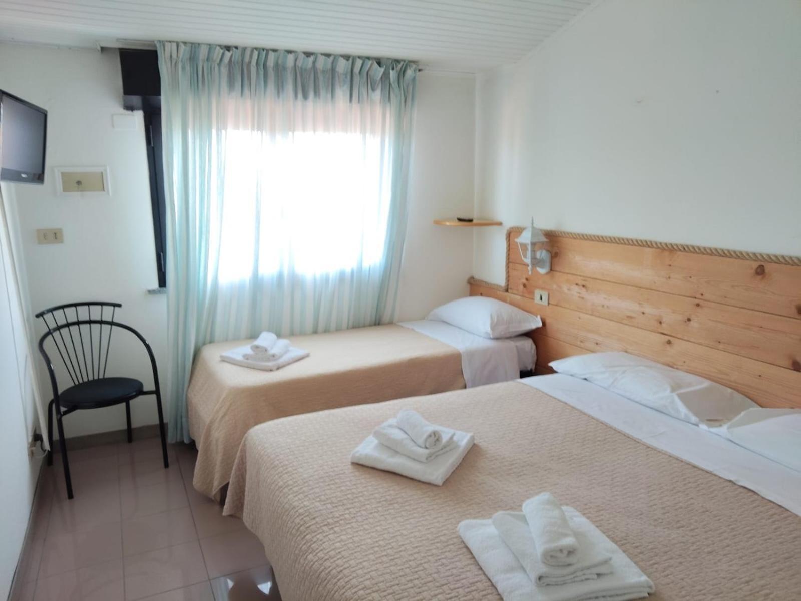 Hotel Garisenda B&B - In Centro A Riccione - Kültér fotó