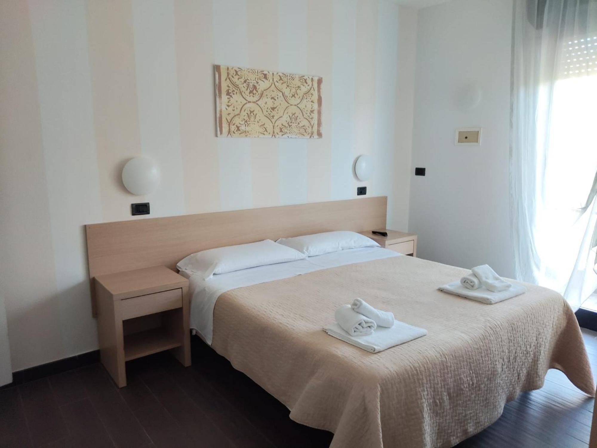 Hotel Garisenda B&B - In Centro A Riccione - Kültér fotó