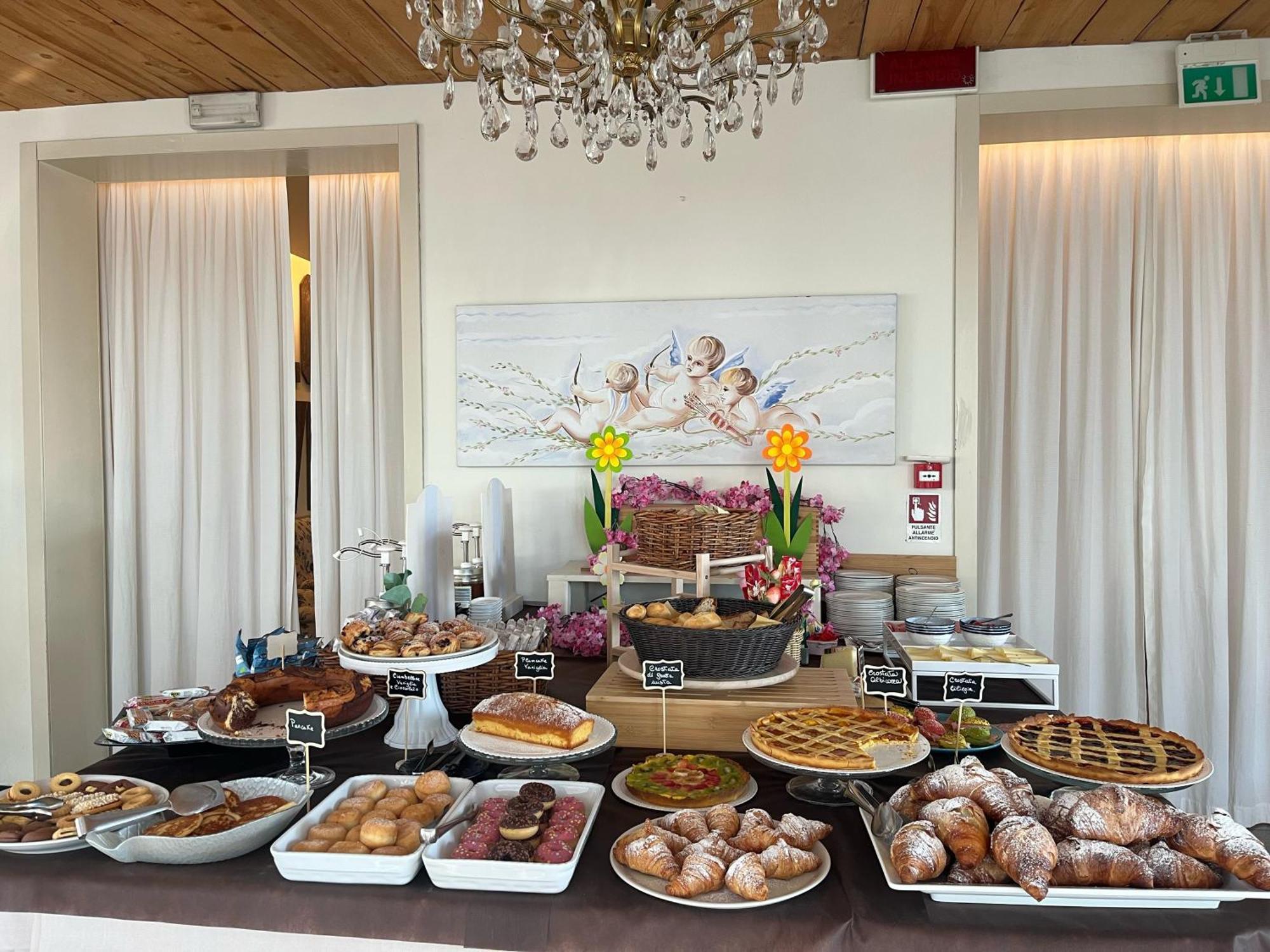 Hotel Garisenda B&B - In Centro A Riccione - Kültér fotó