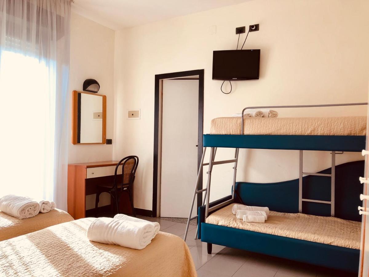 Hotel Garisenda B&B - In Centro A Riccione - Kültér fotó