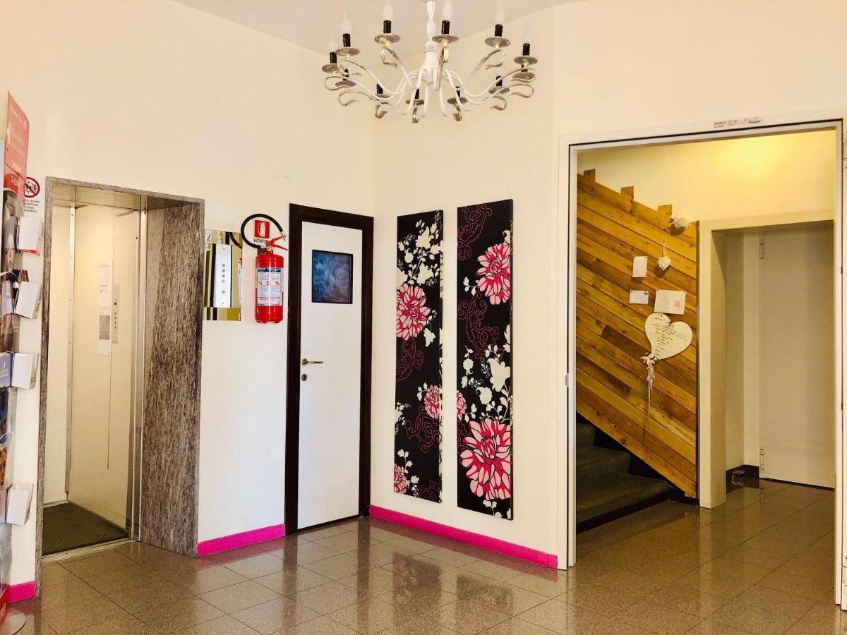 Hotel Garisenda B&B - In Centro A Riccione - Kültér fotó